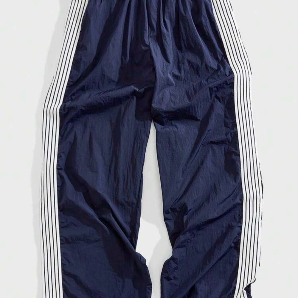 Forever 21 Blue and White Sweatpants Relaxed Fit